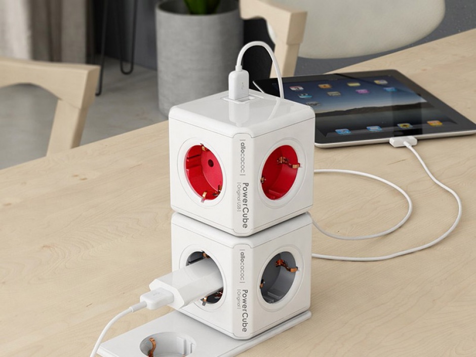 Imagine Prelungitor in forma de cub PowerCube Original 4 prize Schuko si 2 X USB Rosu, Allocacoc-1