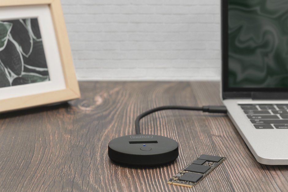 Imagine Docking station USB type C la M.2 NVMe/SATA SSD, Digitus DA-71547
