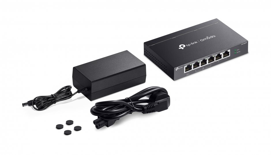 Imagine Switch 6 porturi Gigabit Unmanaged (din care 3 x PoE+/1 x PoE++), TP-LINK DS106GPP