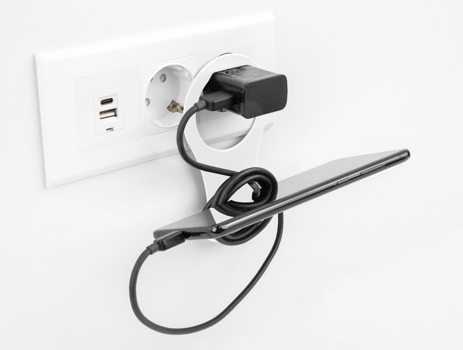 Imagine Suport de incarcare telefon mobil pentru priza electrica Alb, Delock 18327